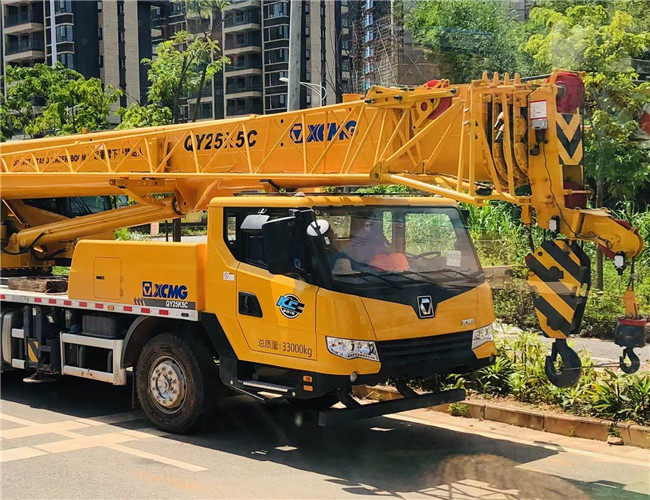 阿尔山市大件设备吊装租赁吊车