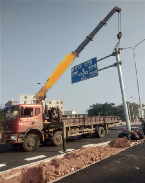 阿尔山市设备吊装租赁吊车要用多大吊车