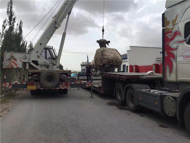 阿尔山市狭窄场地（如小区、车间）适合用哪种吊车？